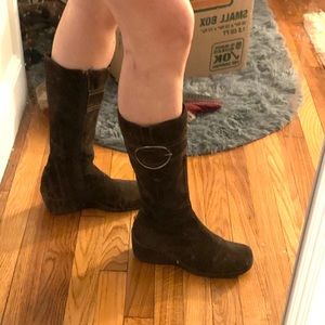 Weatherproof La Canadienne brown suede boots 8.5